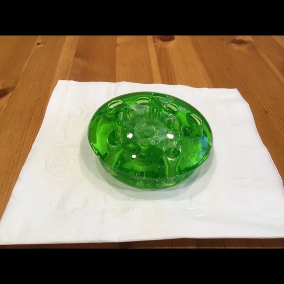 VINTAGE URANIUM GLASS FLOWER FROG GLOWY GREEN! - Picture 5 of 10